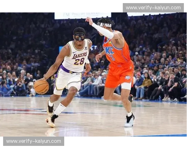 2012季后赛：湖人与雷霆的史诗对决，巨星闪耀，青春风暴席卷而来